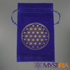 Pochette de Tarot Fleur De Vie Bleue en Velours conçue pourstocker votre jeu de tarot de Marseille ou votre Pendule Divinatoire