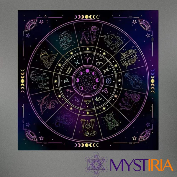 Tapis de Tarot Zodiaque, support divinatoire pour harmoniser vos tirages avec les énergies des 12 signes astrologiques et symboles sacrés.